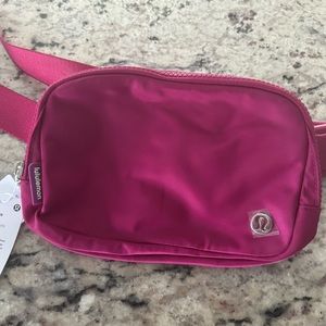 Lululemon Everywhere Belt bag 1L - NWT